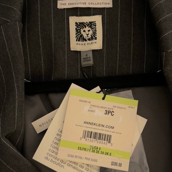 NWT Anne Klein Executive Collection Pinstripe Blazer Jacket Charcoal Size 4 - Picture 8 of 9